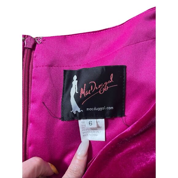 Mac Duggal Fuchsia Velvet Romper – Size 6 - Picture 5 of 8